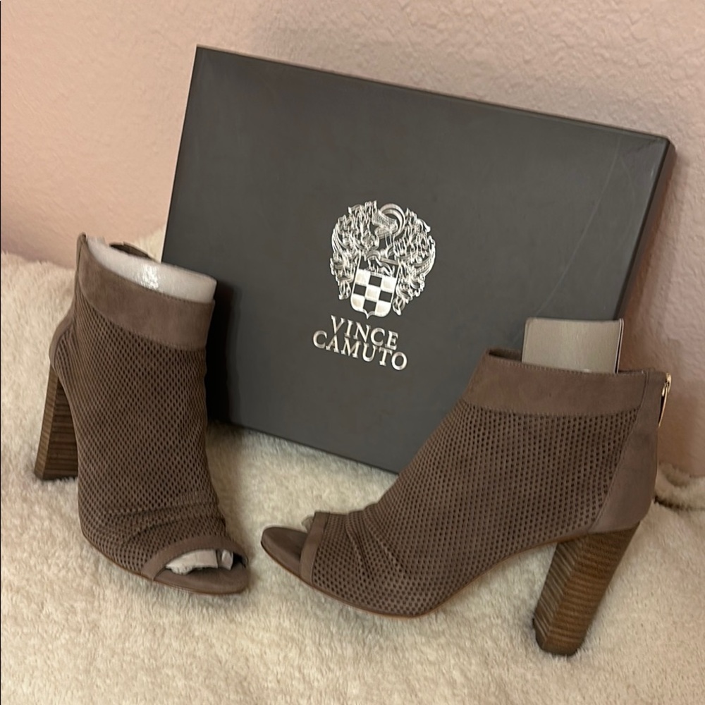 Vince Camuto Heeled Boots Brown Suede High Ankle